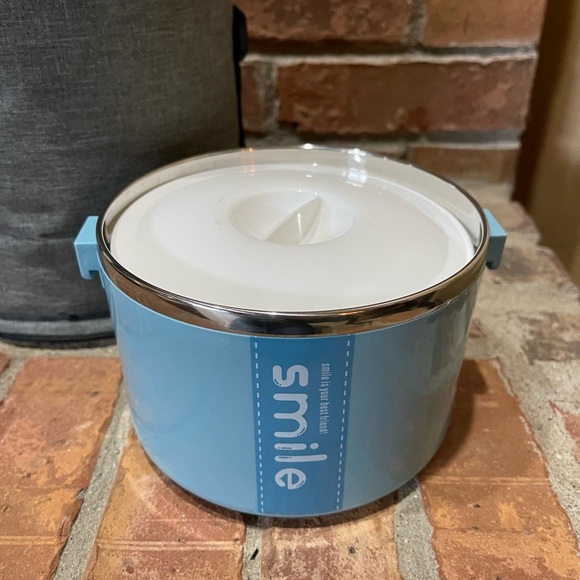 Hot Stackable Stainless Steel Lunch Box w/ Insulated Carrying Case - Picture 3 of 11